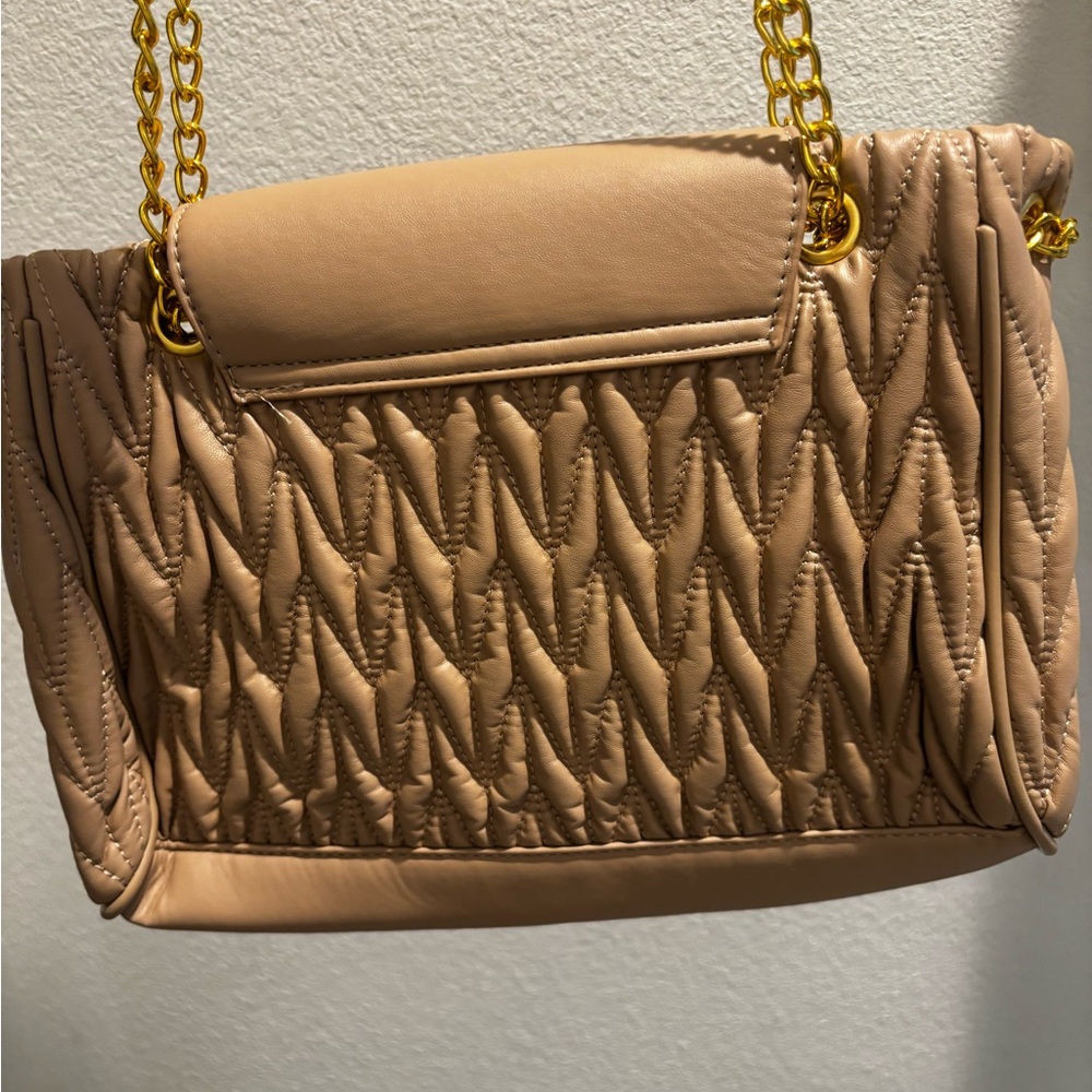 Chic Tan Quilted Shoulder Bag